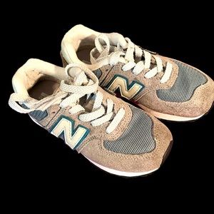 New balance little kids sneakers. 574. Size 11.